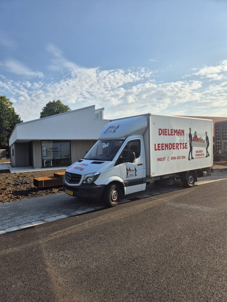Seniorenverhuizing met ladderlift naar balkon door Dieleman-Leendertse